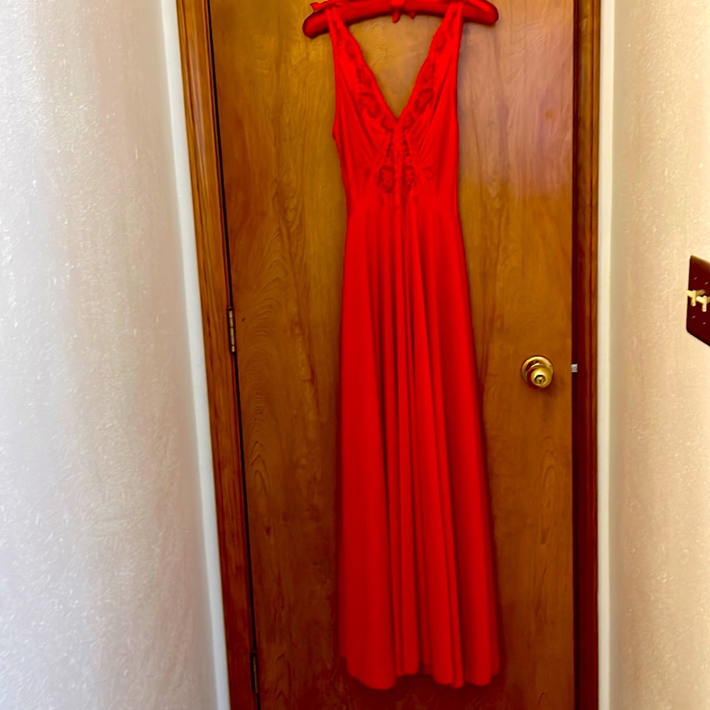 Olga Vintage Classy Bodysilk Red Nightgown size small